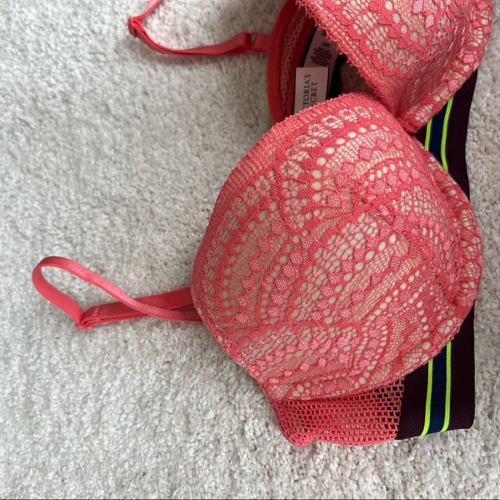 Victorias Secret Very Sexy Plunge Bra